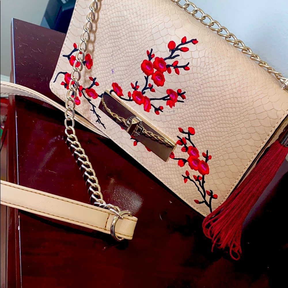 Stylish purse!